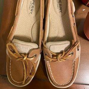 Size 5 Like new Sperry